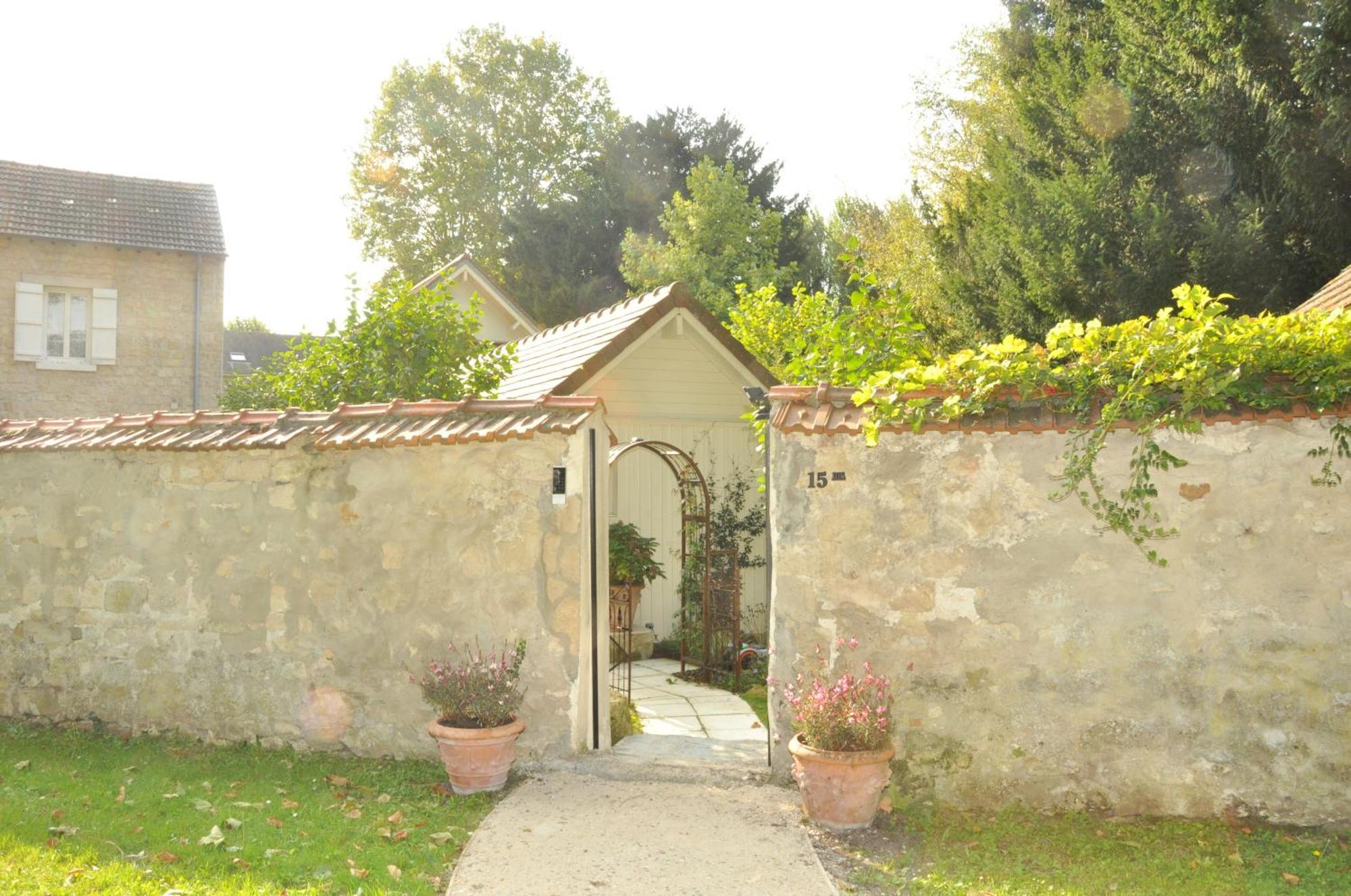 Bed and Breakfast Nouveau Au Coeur De L'Isle Adam - Le Clos De L'Isle Exteriér fotografie